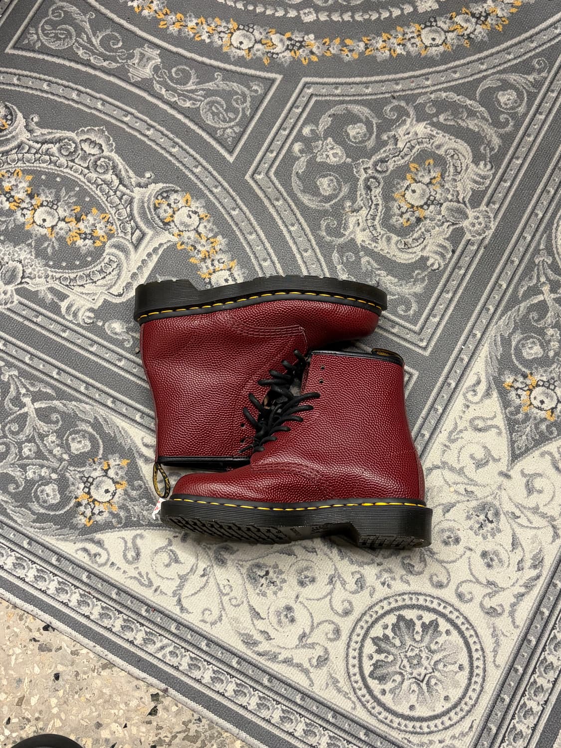 닥터마틴x스투시 8홀 체리레드 부츠 상품이미지1