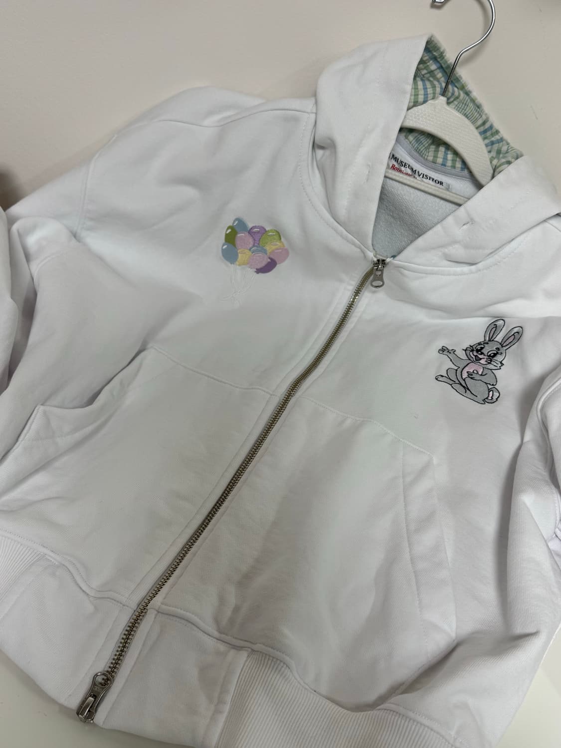 더뮤지엄비지터 RABBIT EMBROIDERY ZIPUP HOODIE 상품이미지7