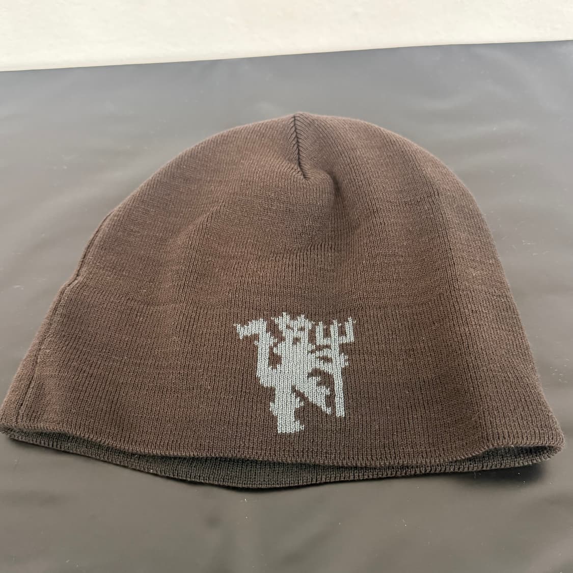 맨체스터유나이티드 로고 브라운 os 나이키 비니 상품이미지2