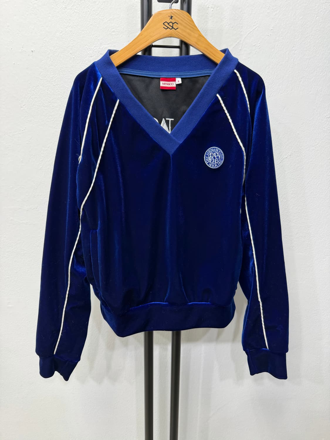 정품) MENASOO 미나수 여성 벨벳 맨투맨 S 상품이미지1