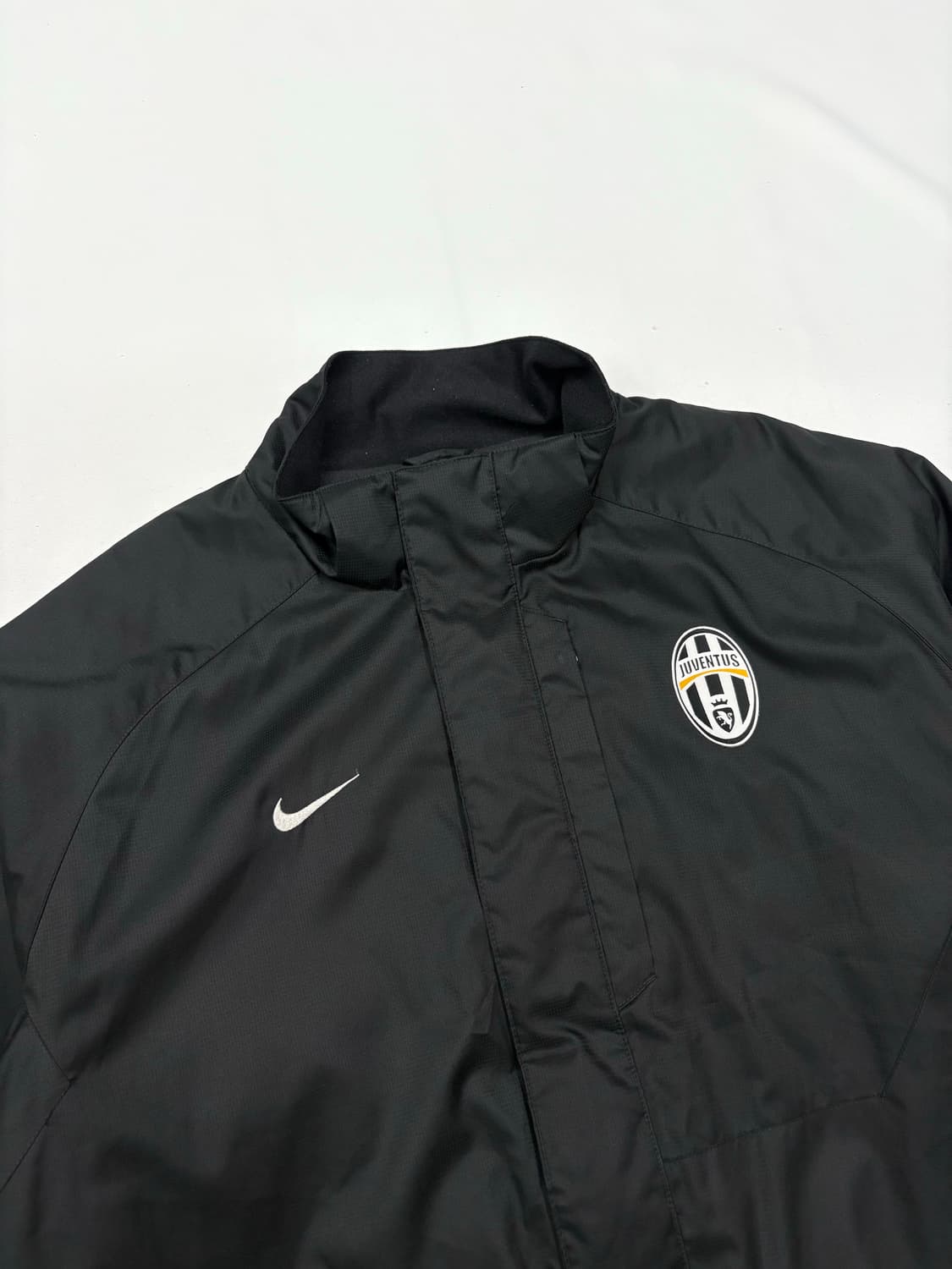 나이키 유벤투스 블랙 바람막이 점퍼 상품이미지2