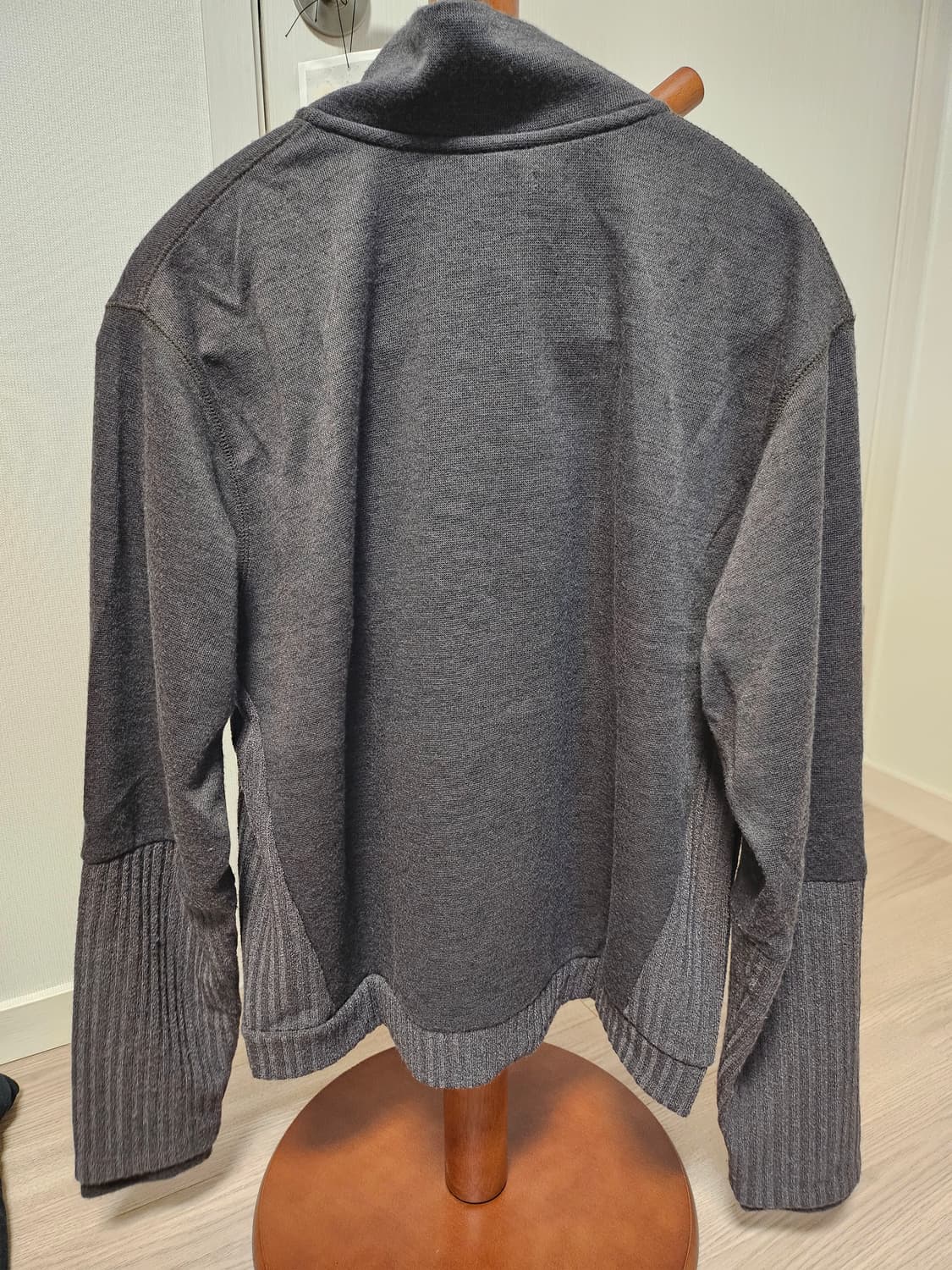 해칭룸 Double sleeve Track Cardigan 상품이미지3