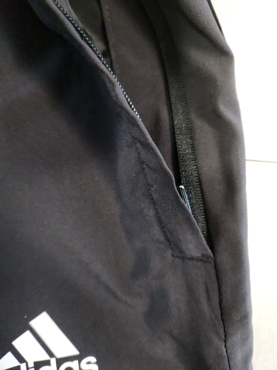 새상품급)아디다스 퓨쳐아이콘 쇼트 라이브러리 GP0942 사이즈s

스포 상품이미지3