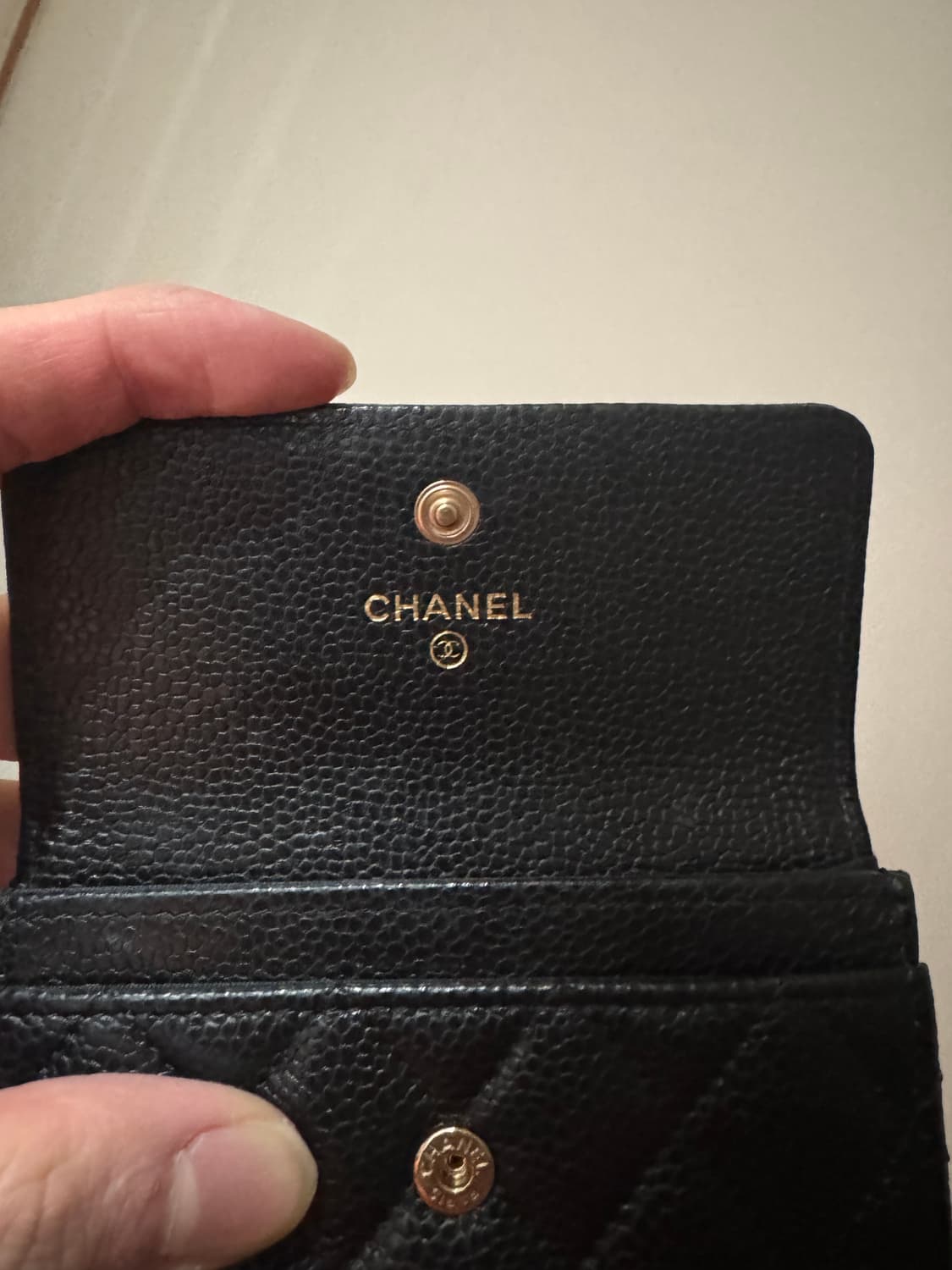 샤넬 보이 캐비어 플랩 금장 카드지갑 반지갑 상품이미지2