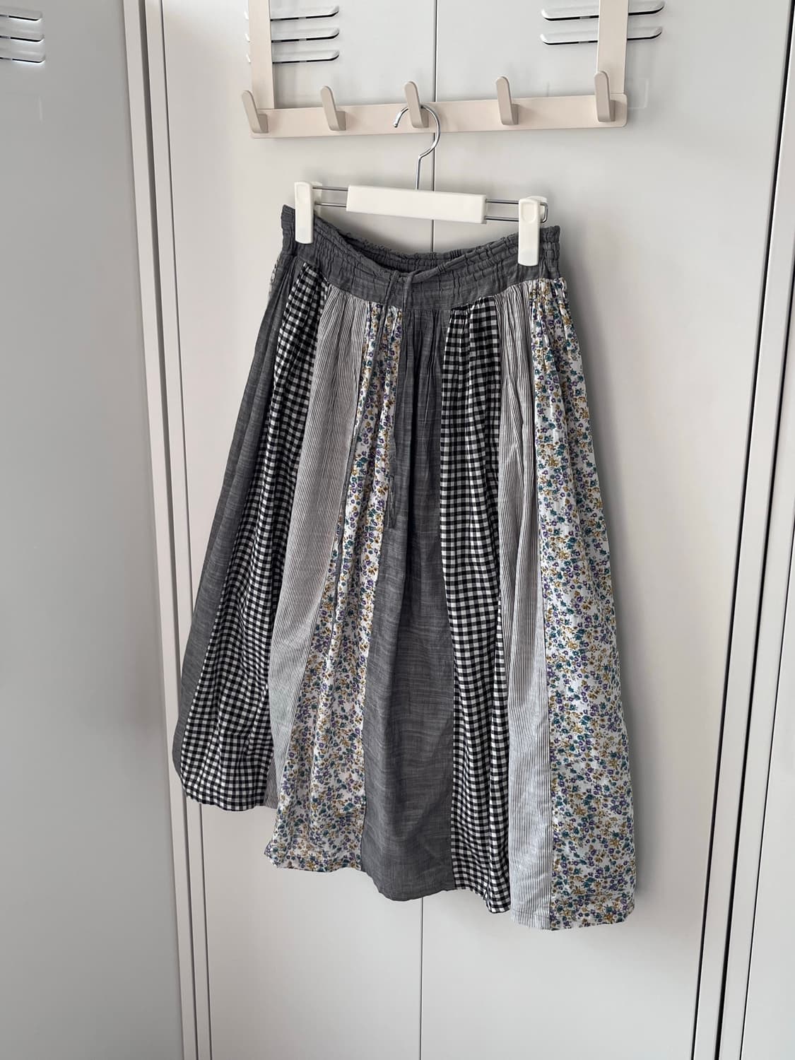 Shuca 슈카 잔꽃 체크 패치 롱스커트 상품이미지2