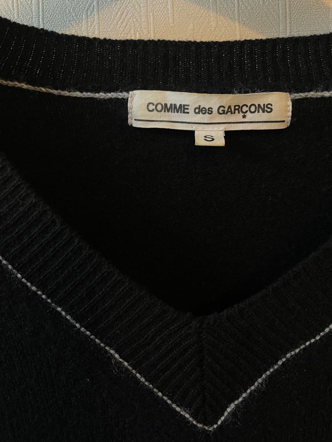 Comme des garcon 꼼데가르송 브이넥 니트 상품이미지4