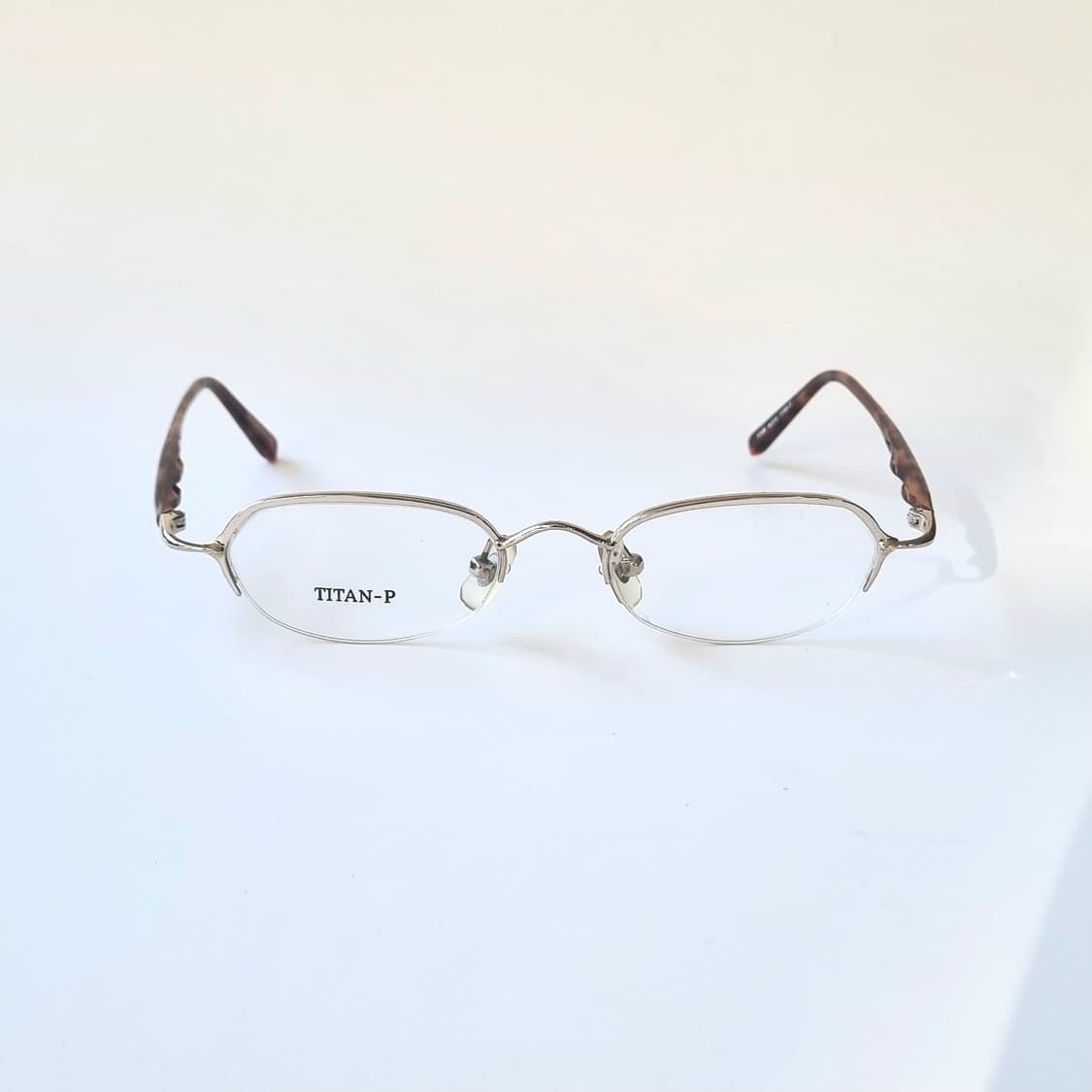 데드스탁 긱시크 티타늄 반무테안경테  292 상품이미지3