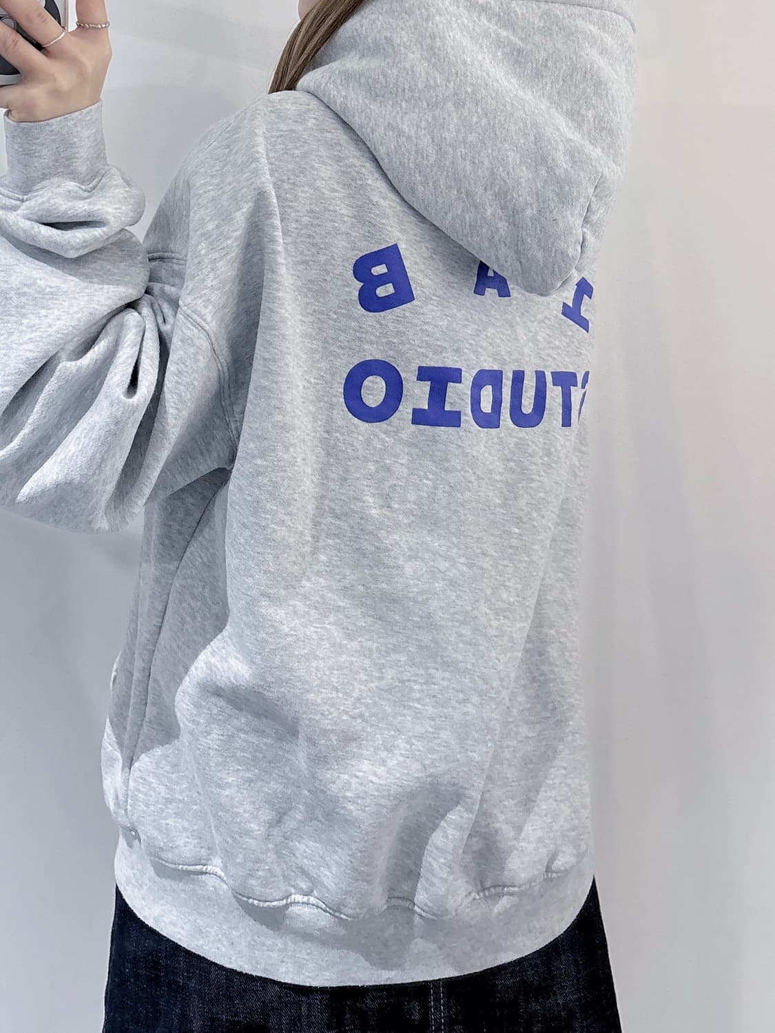 아이앱스튜디오 그레이 빅로고 후드 상품이미지3