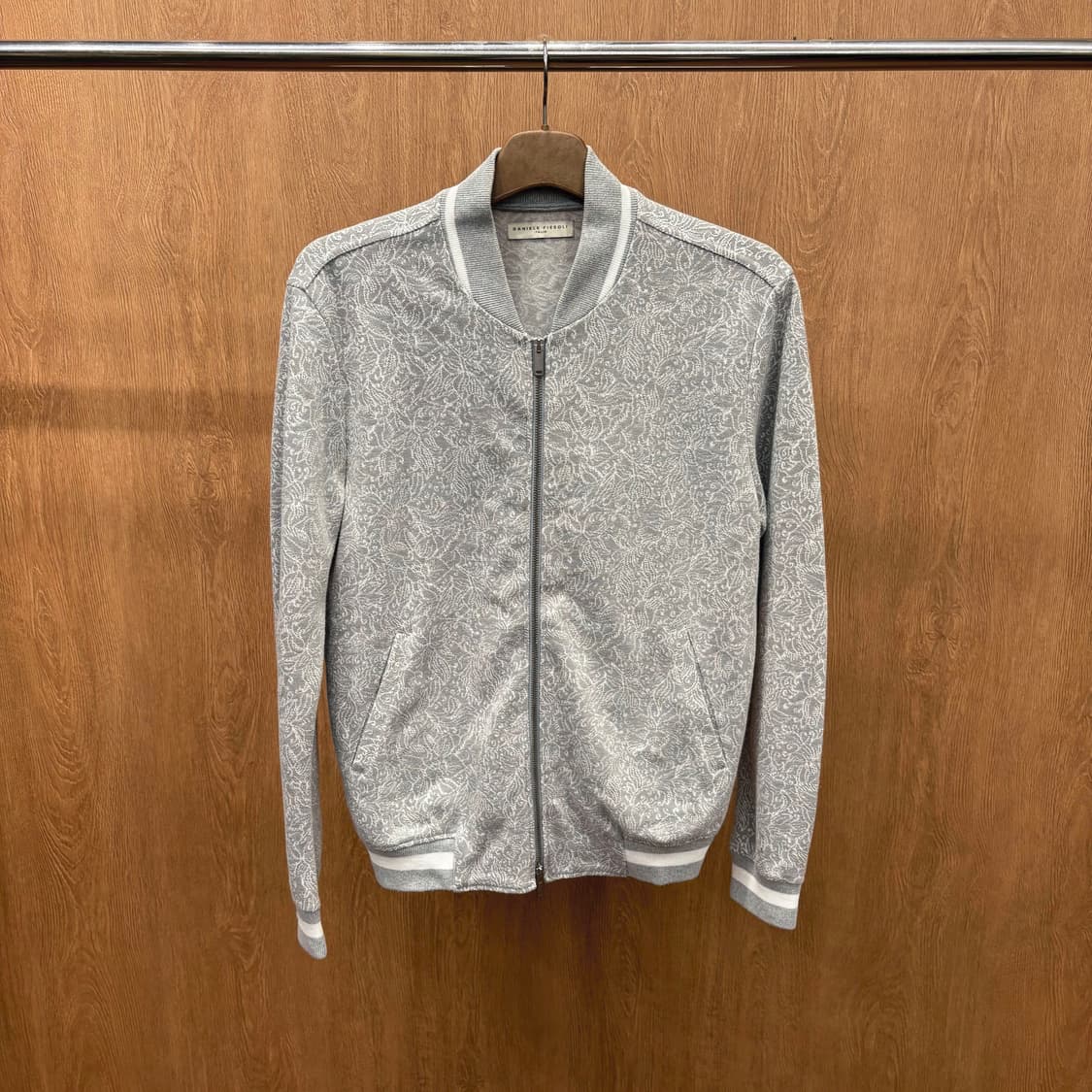 다니엘 피에솔리 집업 가디건 플로럴 자카드 패턴 립 카라 디테일 그레이 상품이미지2