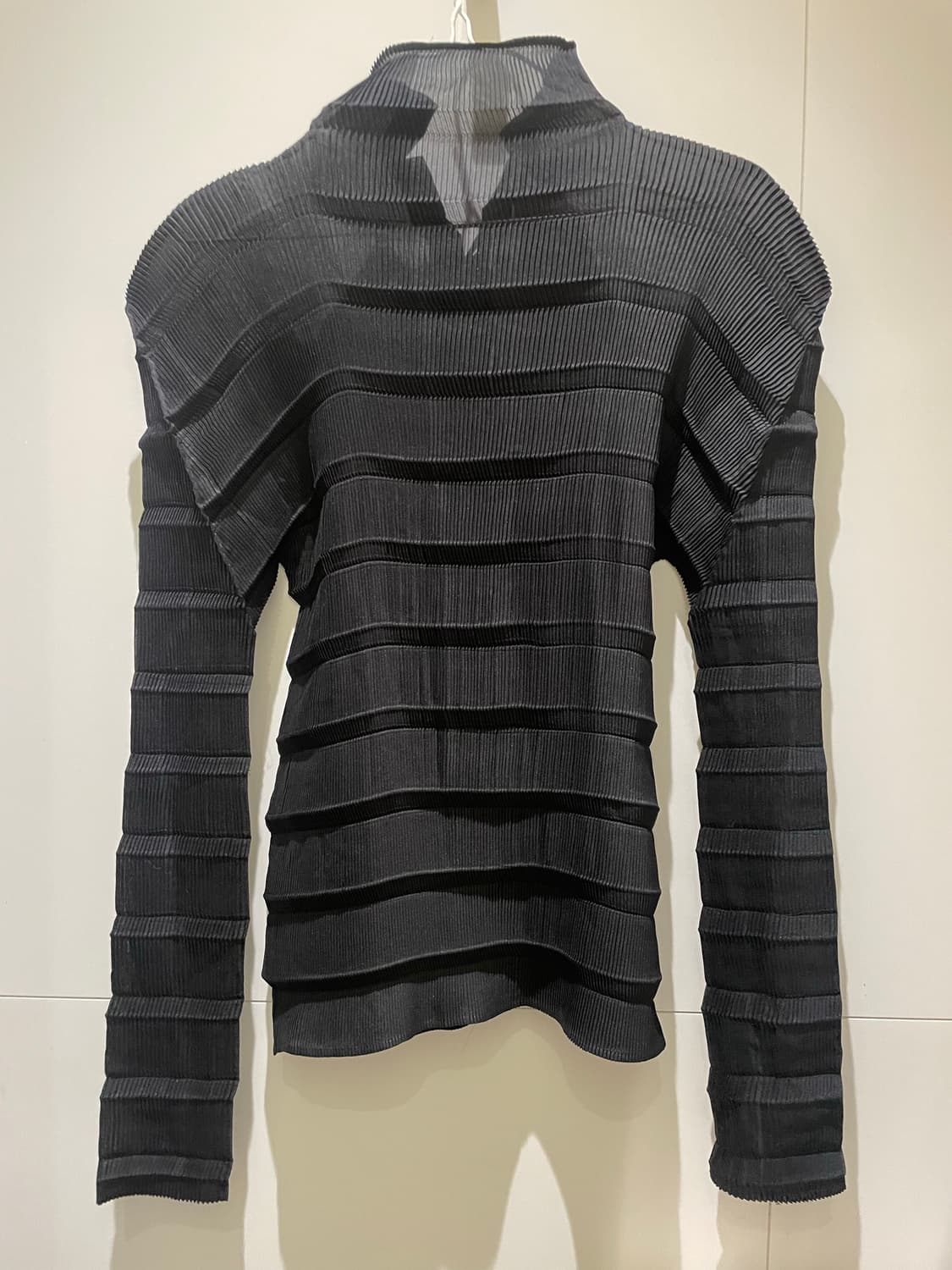 이세이 미야케 플리츠 탑 상품이미지2