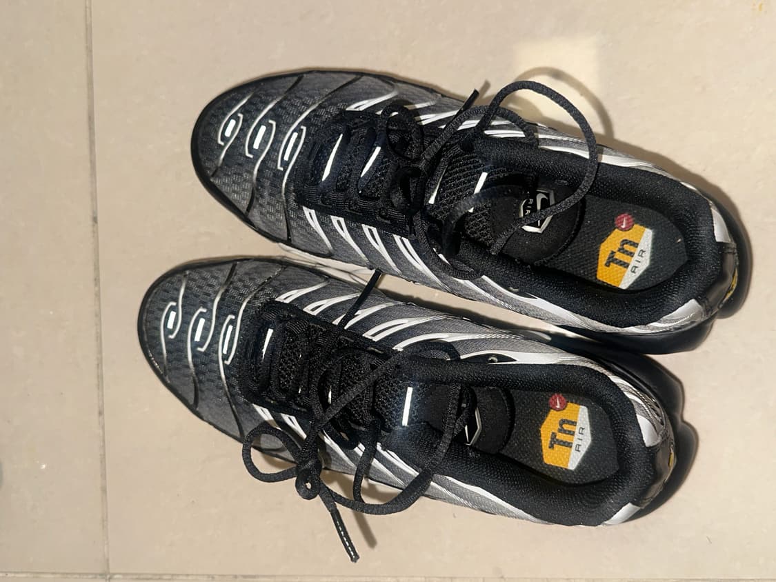 나이키 에어맥스 플러스 프리미엄 블랙 메탈릭 실버 상품이미지4