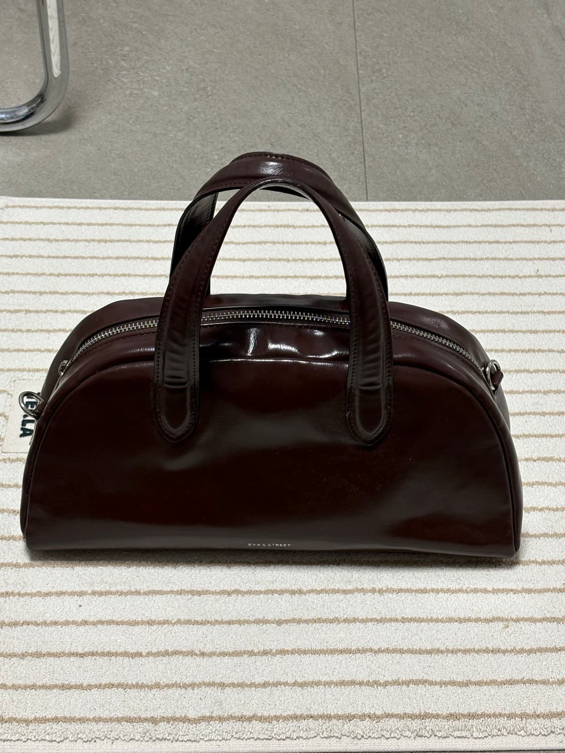 브라운 컬러 토트백 상품이미지1