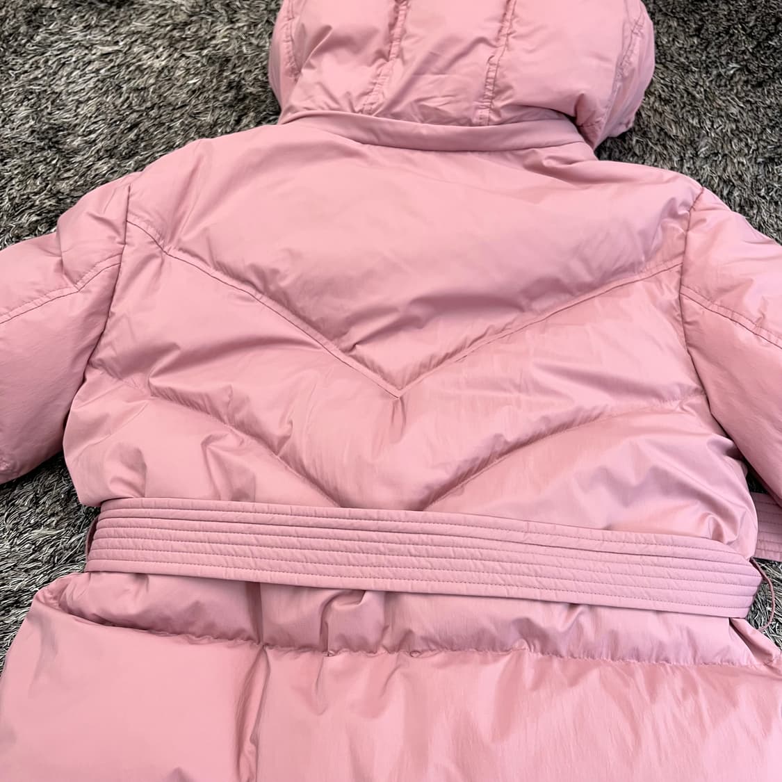 럭키슈에뜨 여성 구스다운 벨티드 패딩 (36) 상품이미지4