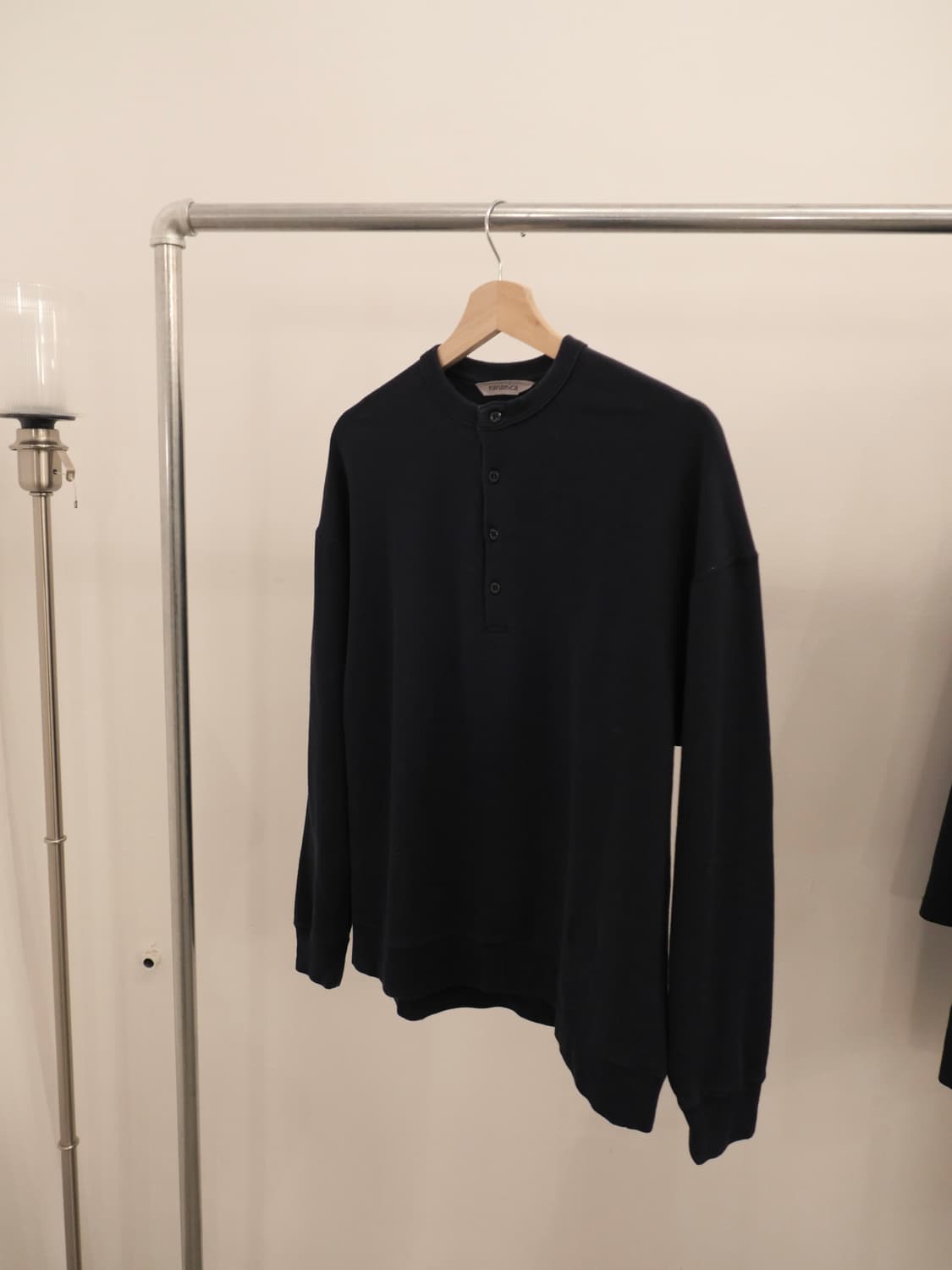 나나미카 헨리넥 스웨트 셔츠 상품이미지1