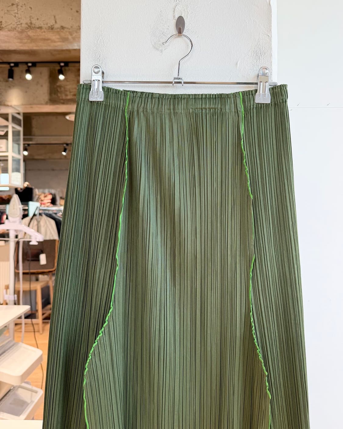 플리츠플리즈 카키 링컬 미디스커트  상품이미지6