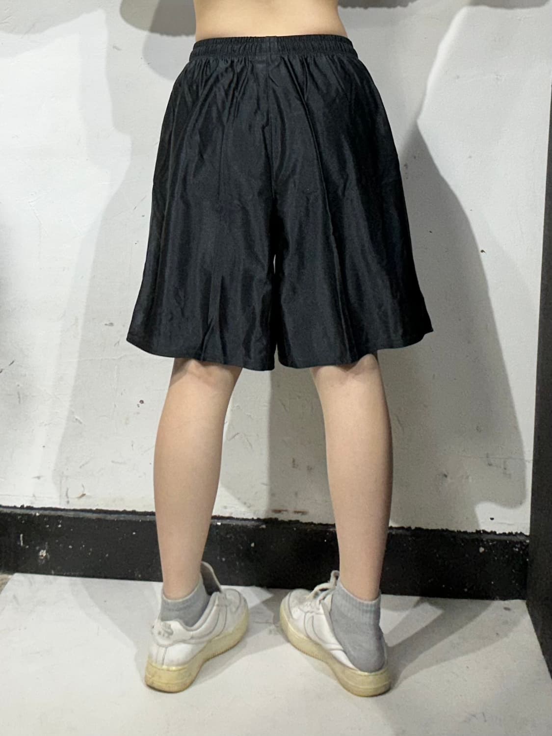 나이키 블랙 와이드 버뮤다 화이트 스우시 반바지 M 상품이미지3