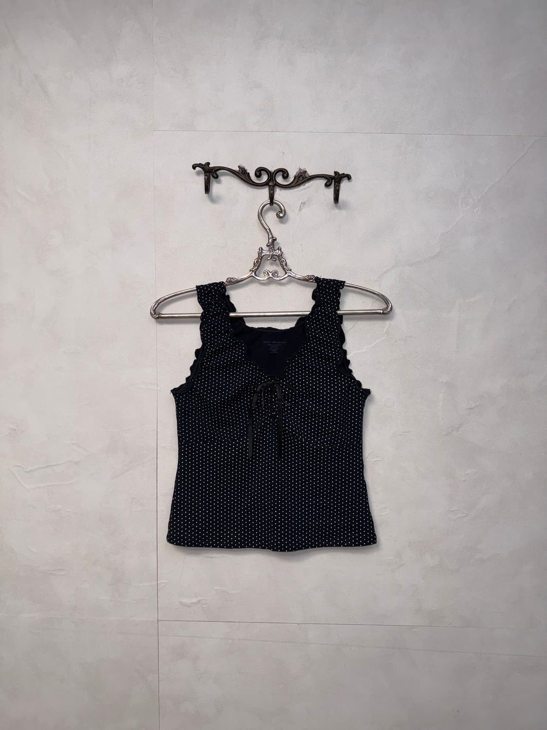 Brandy Melville navy dot ribbon 슬리브리스 상품이미지4