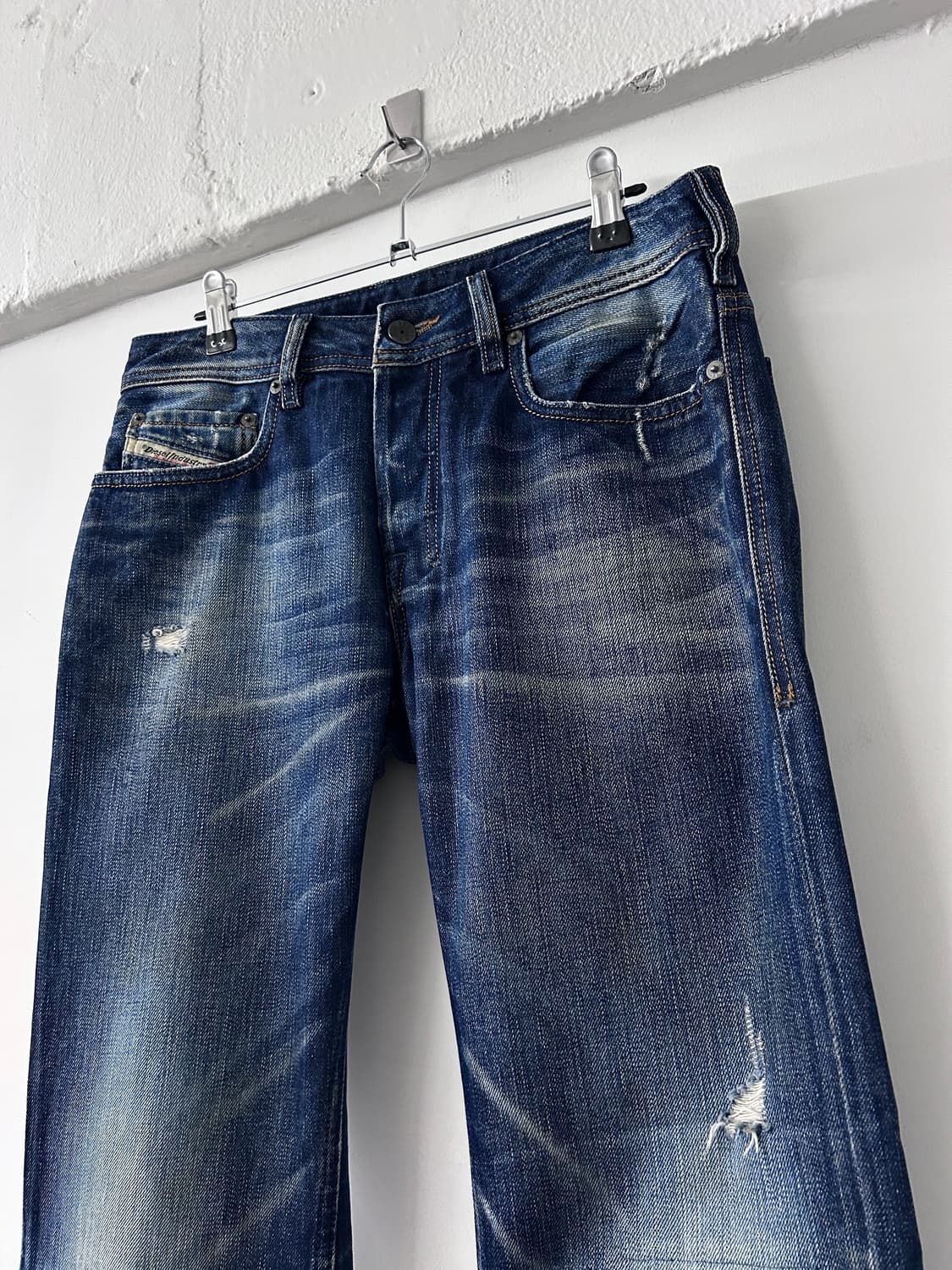 디젤 자티니 워싱 부츠컷 데님 상품이미지4