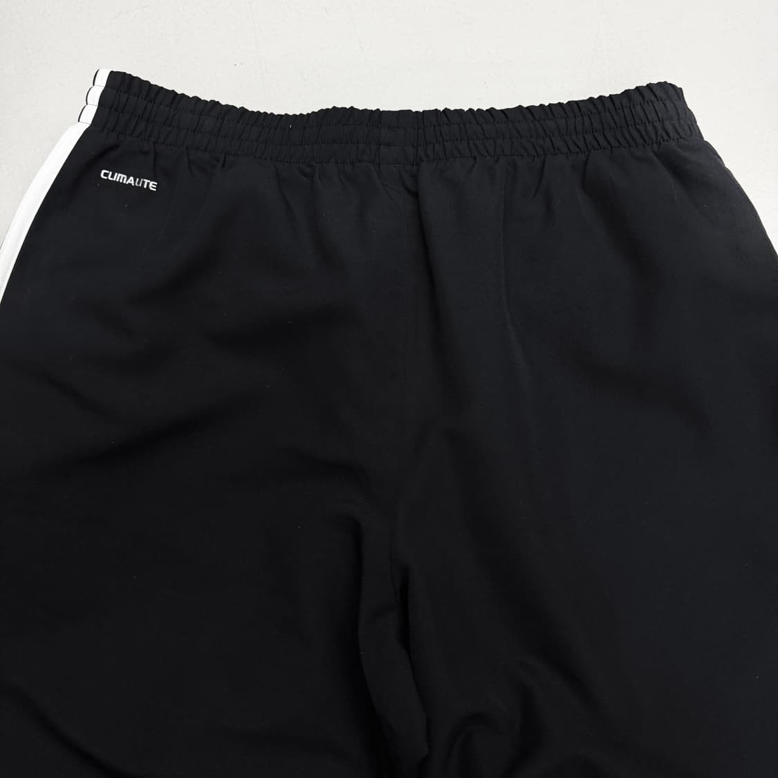 아디다스 00s 삼선 올드스쿨 와이드 바람막이 트랙팬츠 상품이미지4