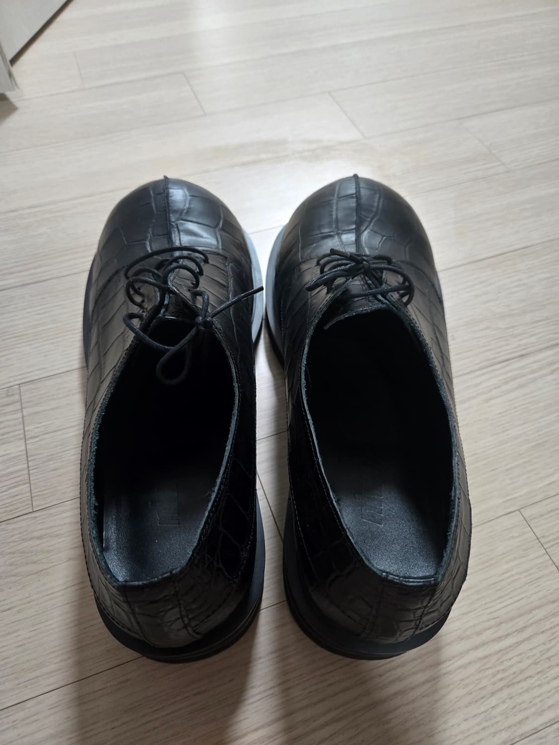 no idea 빅풋 크록 더비 블랙 상품이미지3