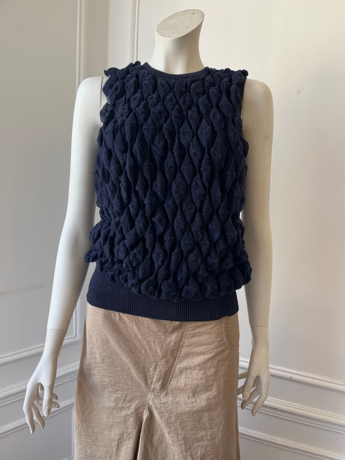 로에베 크링클 니트 슬리브리스 상품이미지2