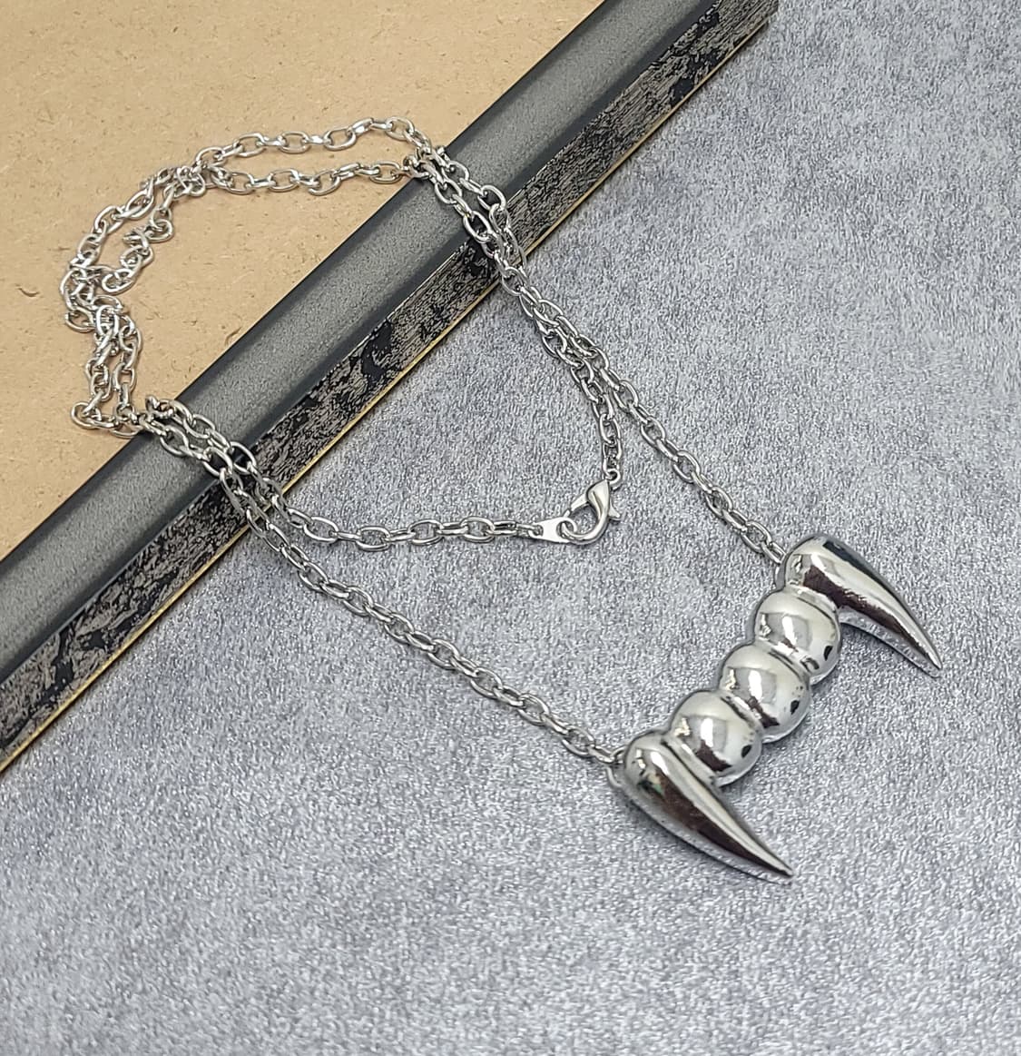 Vampire Teeth 목걸이 상품이미지3