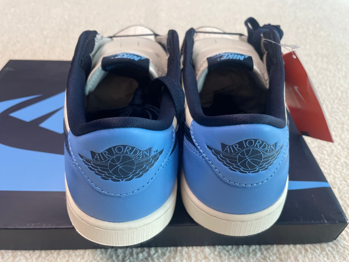 나이키 에어 조던 1 로우 OG 유니버시티 블루 275 상품이미지2