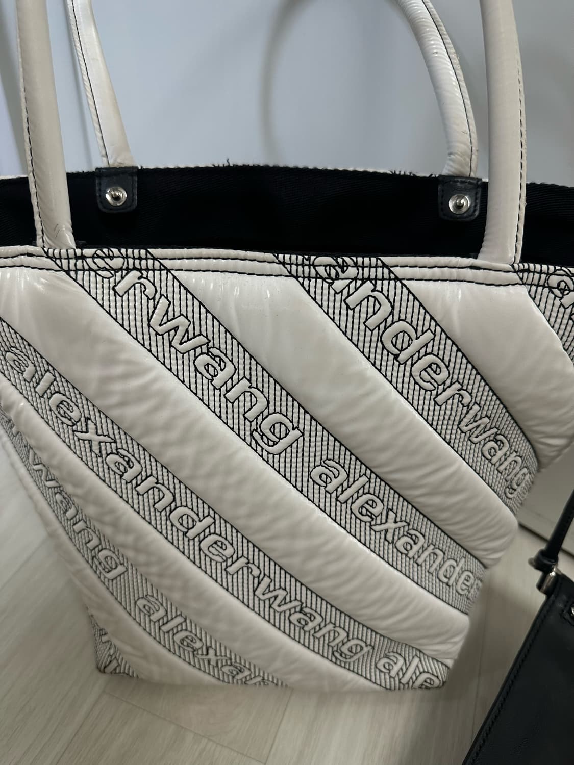 알렉산더왕 록시 퀼팅 토트백 화이트 상품이미지4