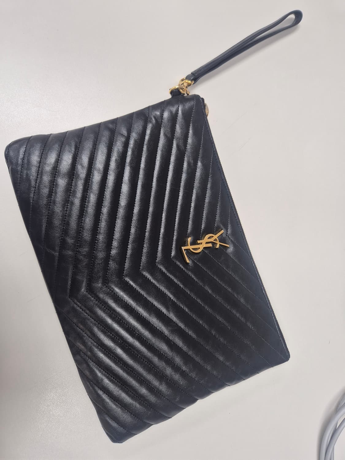 입생로랑 생로랑 
블랙 클러치 상품이미지3