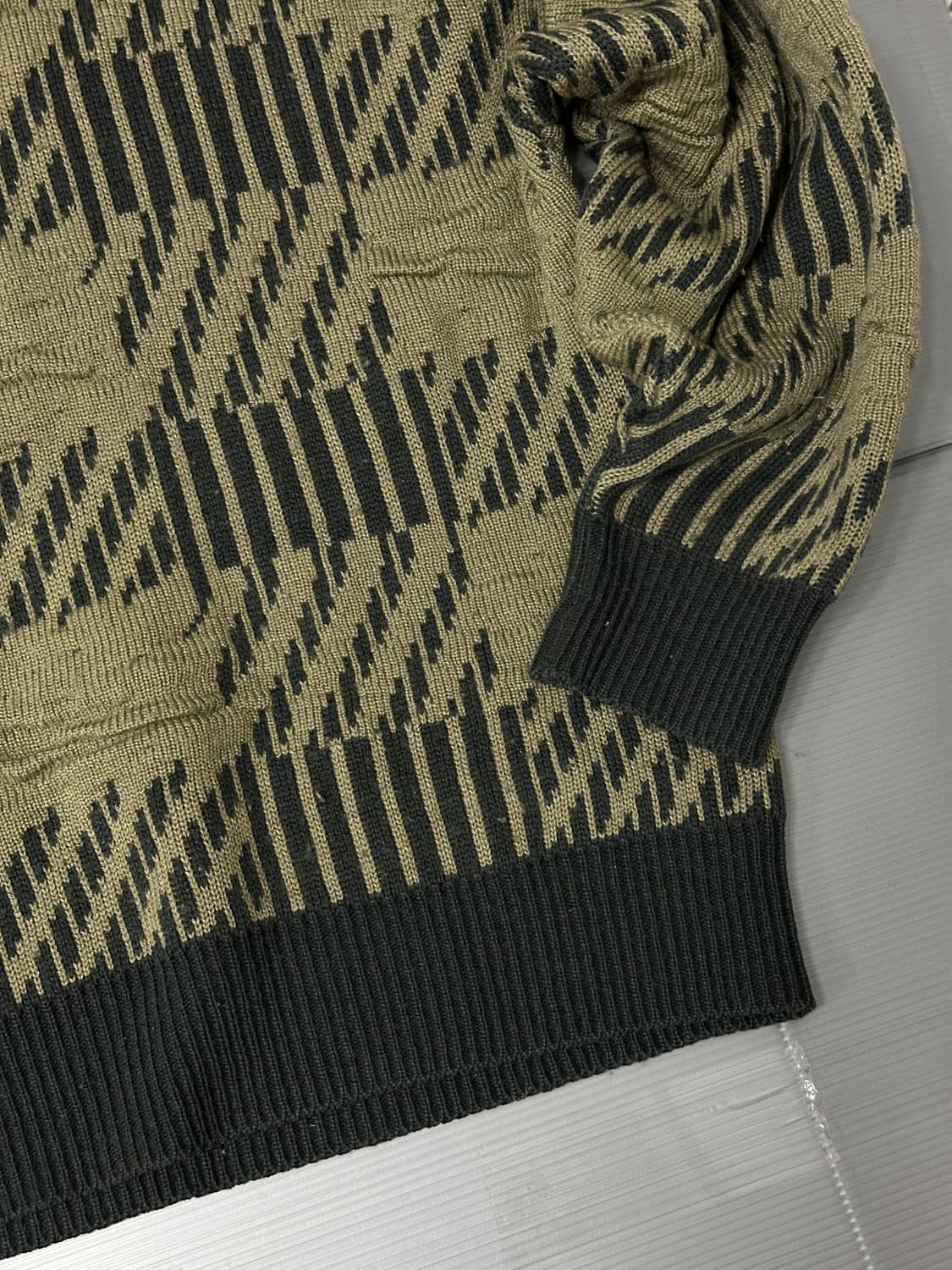 빈티지 긴팔 니트 카키  상품이미지3