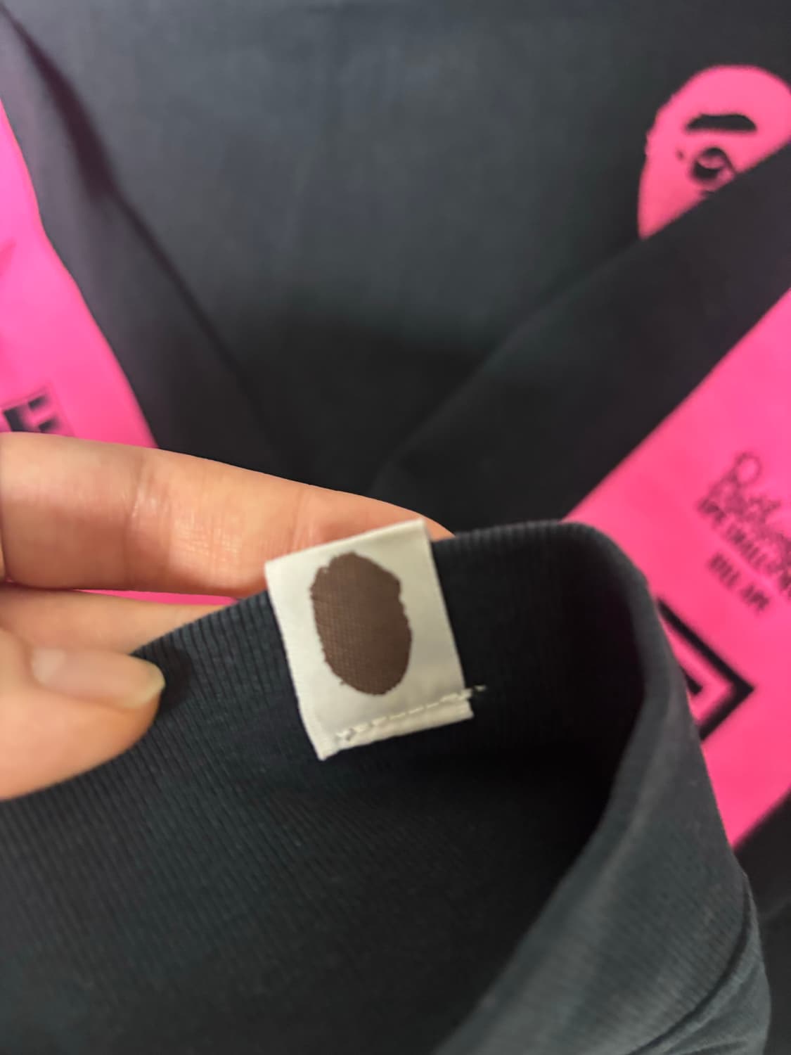 베이프 네온 멀티로고 롱슬리브(XL) 상품이미지6