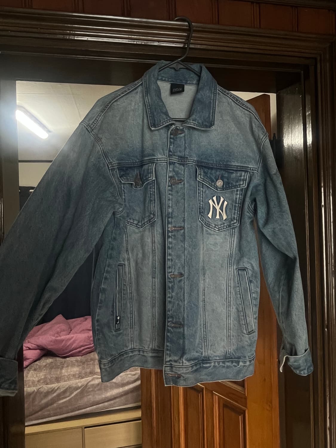 Mlb 양키스 로고 연청 데님자켓 상품이미지4