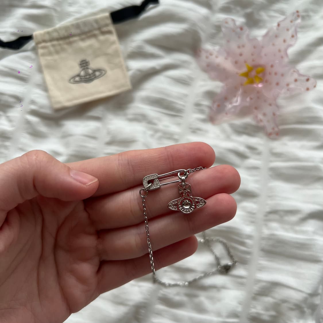 비비안웨스트우드 세이프티 핀 펜던트 목걸이 상품이미지6