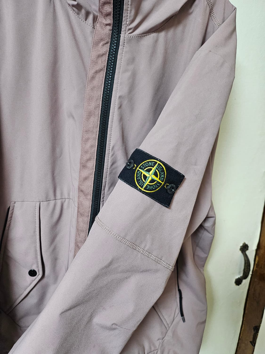 스톤아일랜드 소프트쉘R 프리마로프트 로즈쿼츠xl 상품이미지2