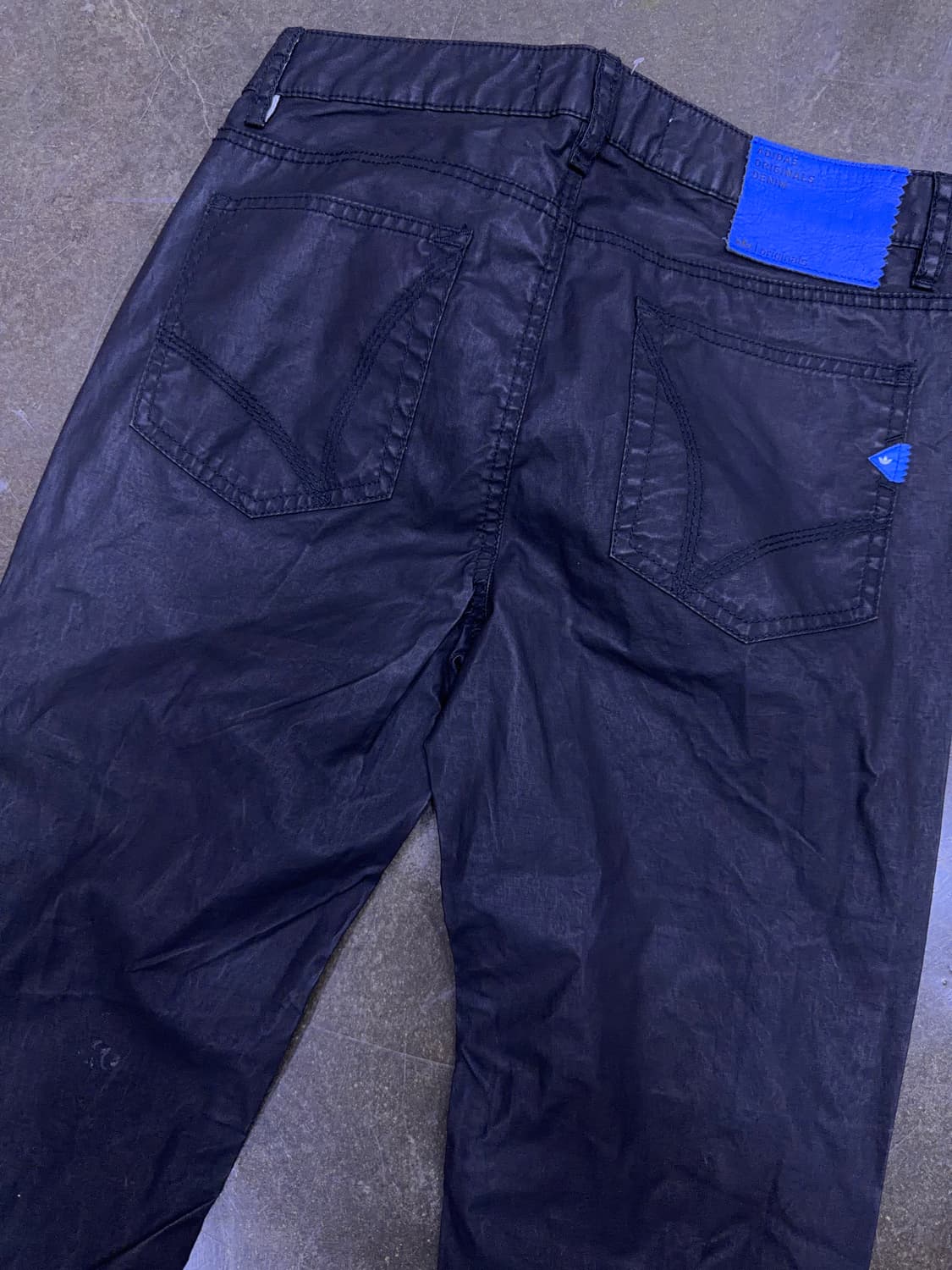 아디다스 오리지널 큐피핏 글로시 코팅진 블랙데님 28 상품이미지6