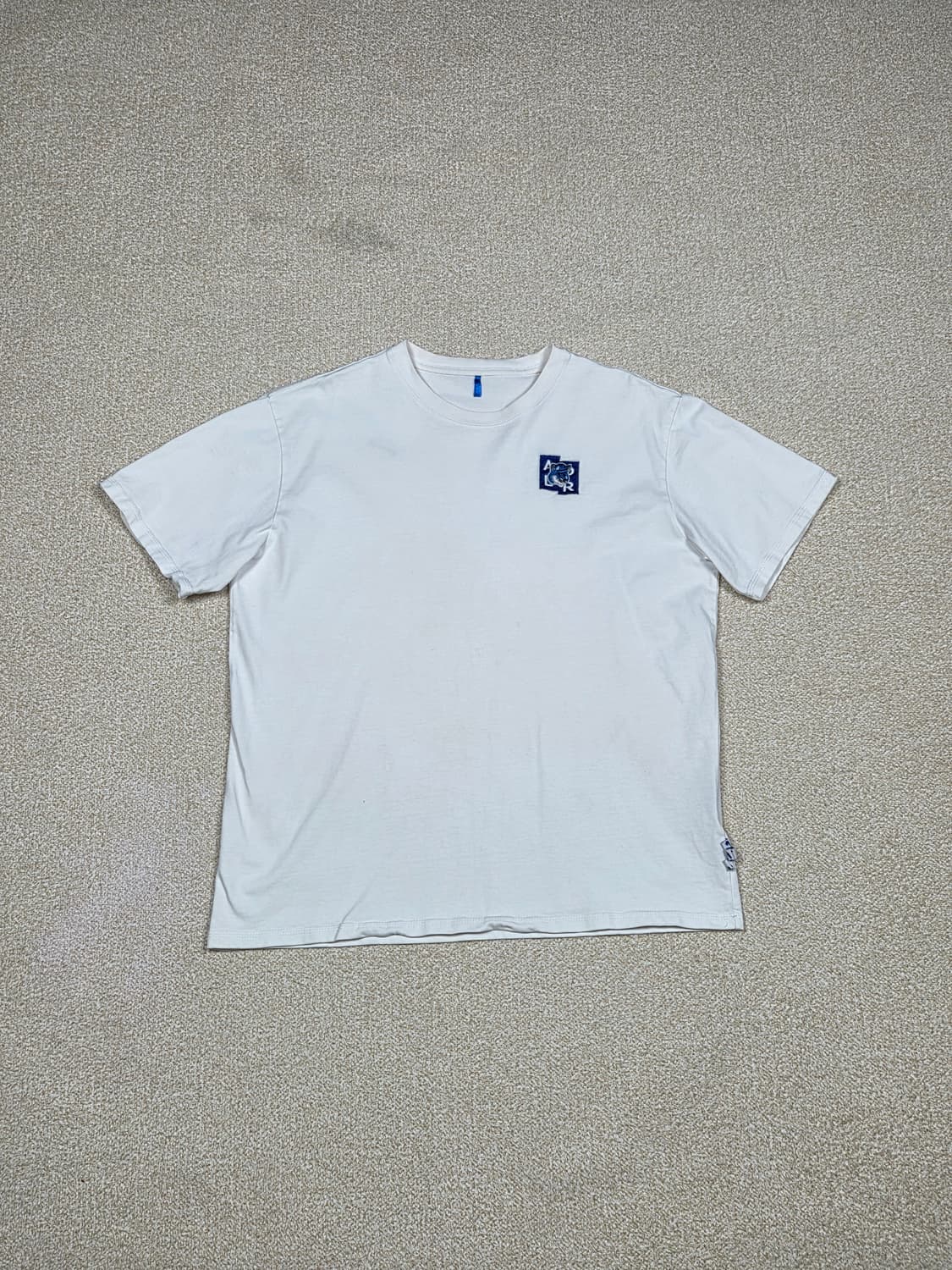 [아더에러 x 메종키츠네] 블루 폭스 패치 반팔 티셔츠 | S00139 상품이미지1