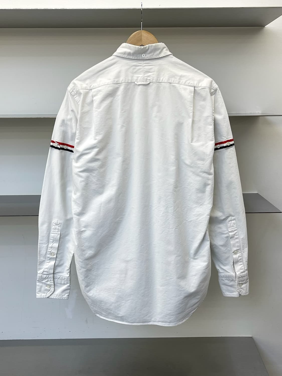 톰 브라운 4-Bar 그로스그레인 암밴드 셔츠 상품이미지3