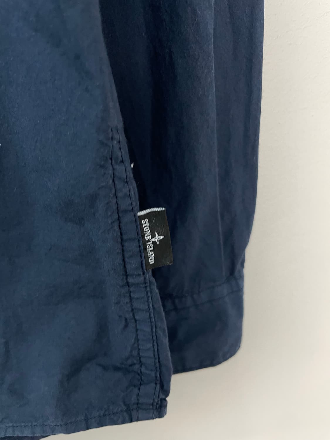 스톤아일랜드 네이비 스몰로고 포켓 셔츠 H2108 상품이미지4