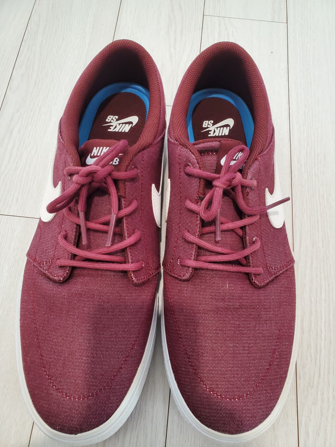 나이키 SB 솔라소프트 포트모어 II 캔버스 프리미엄 사이즈280

하단 상품이미지3