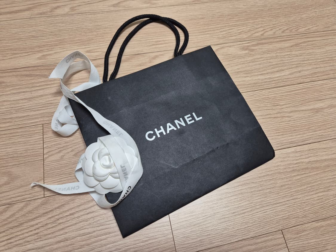샤넬 쇼핑백 + 까멜리아 상품이미지1