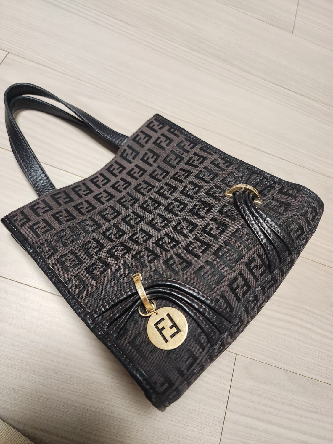 펜디 FF로고 브라운 미니 토트백  상품이미지5