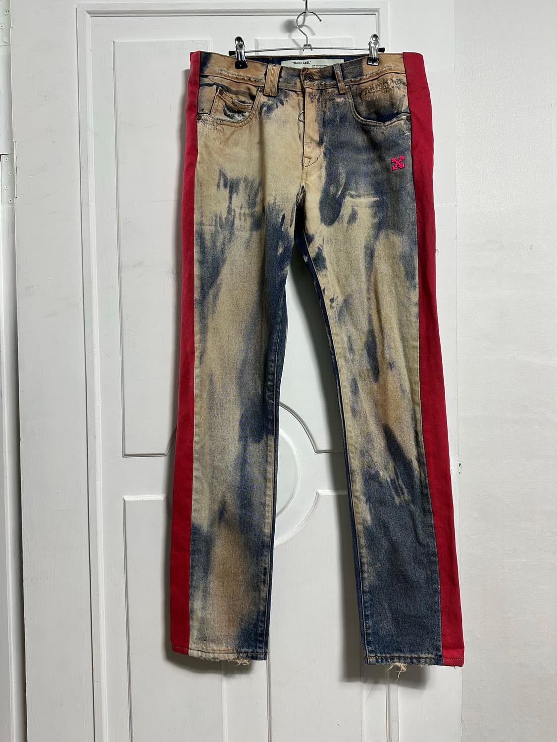 오프화이트 스트라이프 블리치드 데님 팬츠 상품이미지1