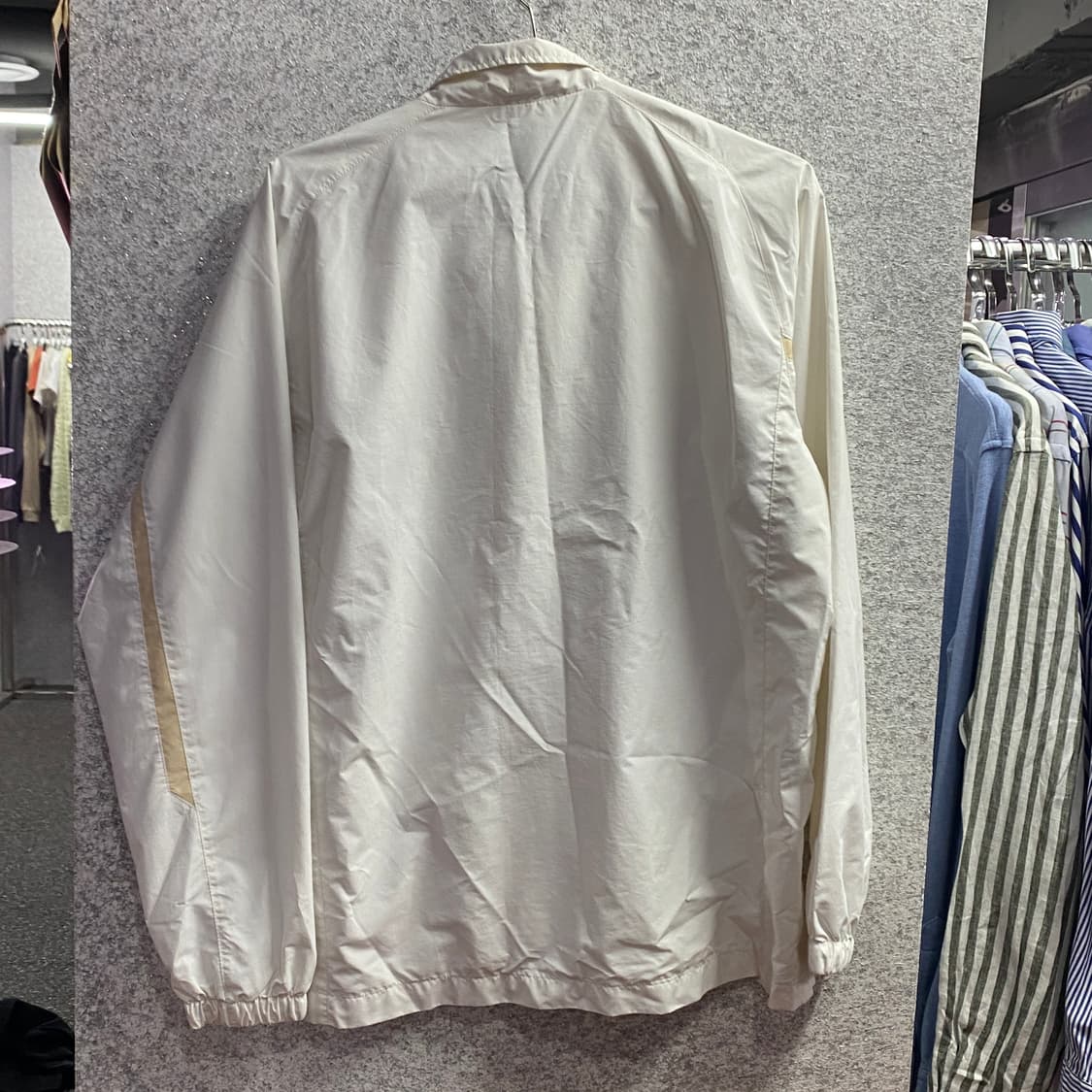 미즈노 골드 스몰로고 화이트 바람막이 B4489 상품이미지4