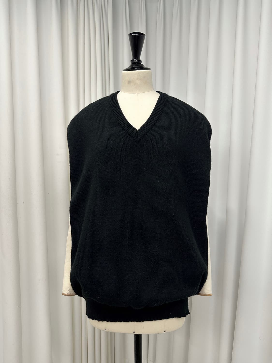 [M] 꼼데가르송 블랙라인 니트 베스트 상품이미지3