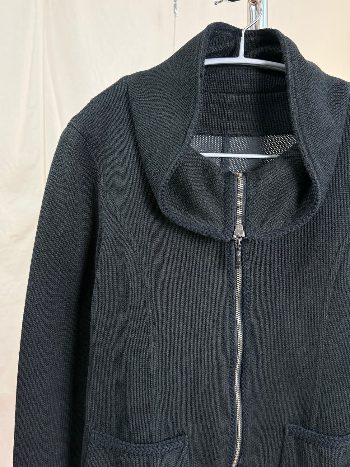 Hiroko Bis 하이넥 니트 집업 자켓 상품이미지5