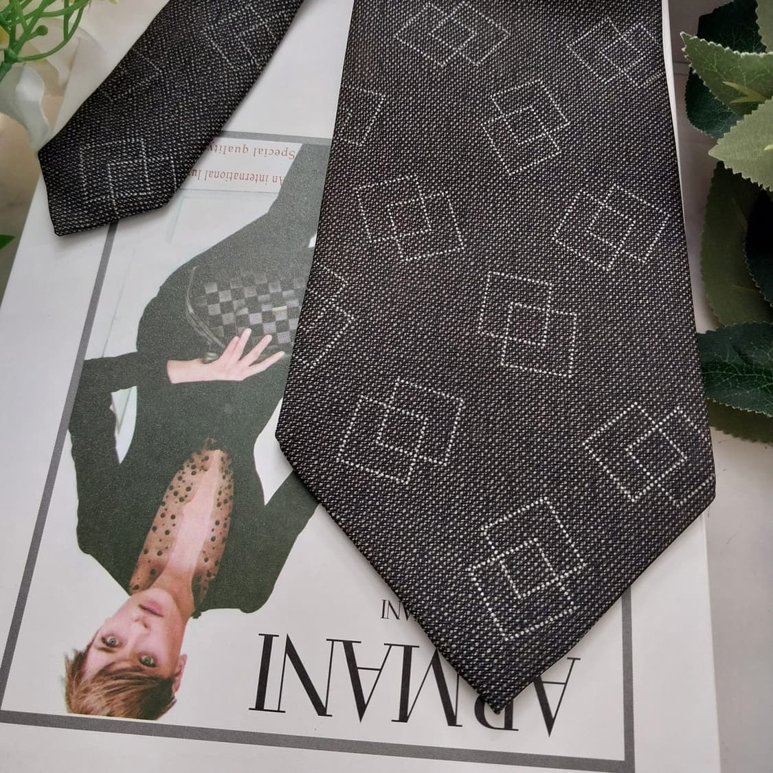 아르마니 꼴레지오니 실크 그레이 넥타이 9.9cm A+등급 K1323
 상품이미지4