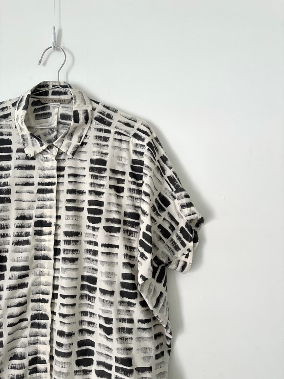 G.BOTTICELLI brush pattern half top&ops 상품이미지5