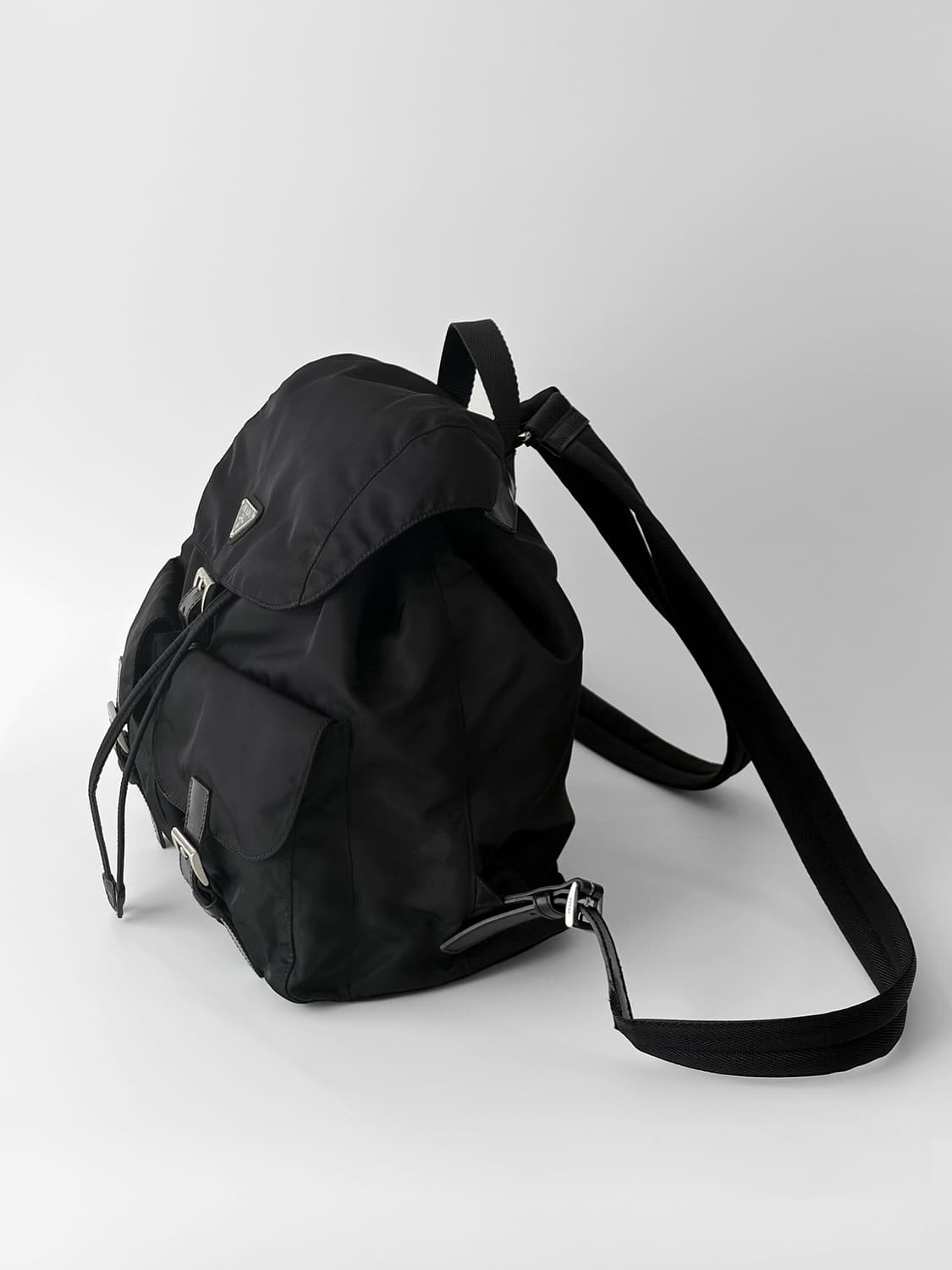 프라다 포코노 백팩 미듐 판매합니다. 상품이미지3