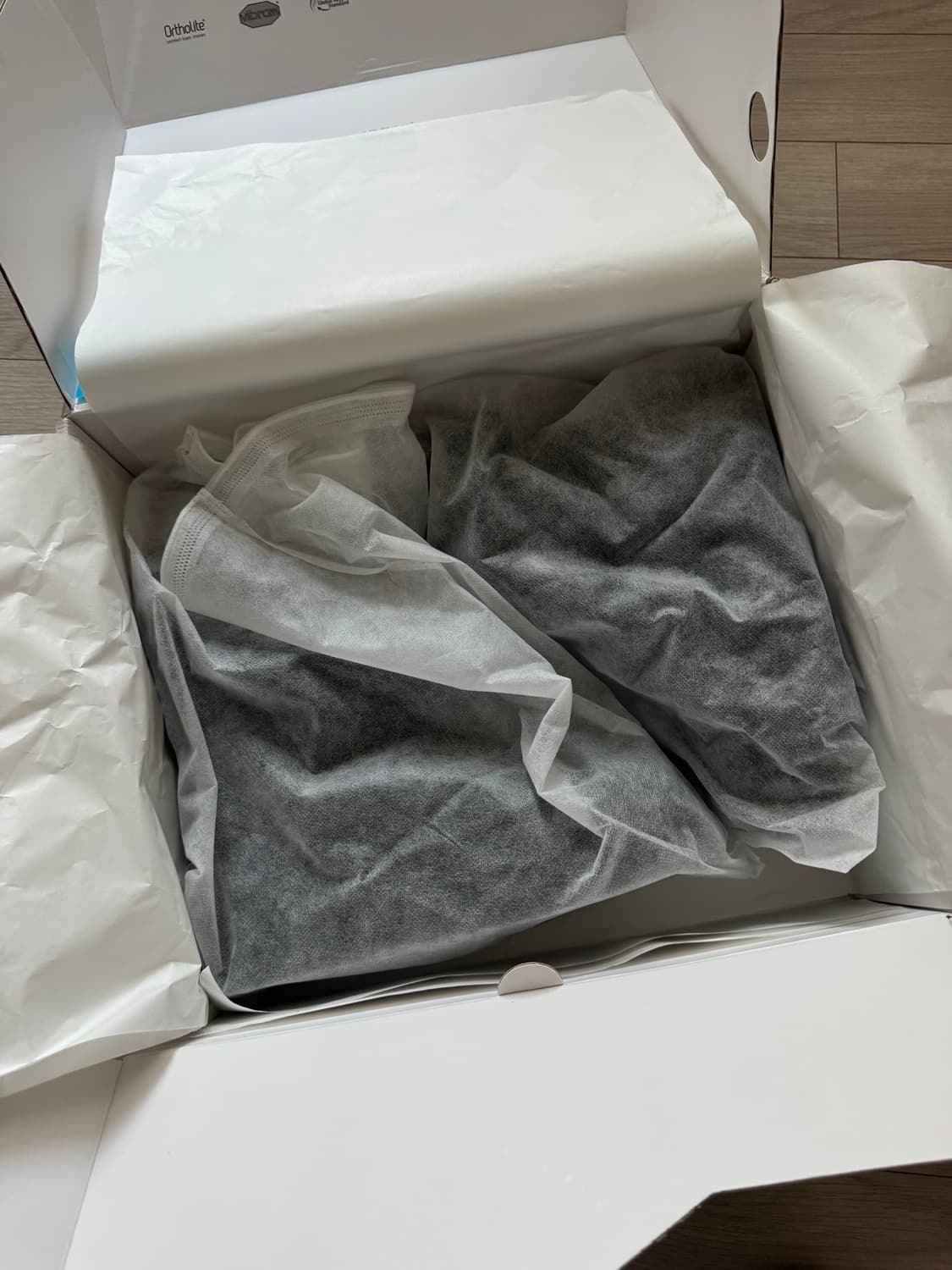 여밈 x YASE 피크테일 부츠 (블랙 스웨이드) 상품이미지3