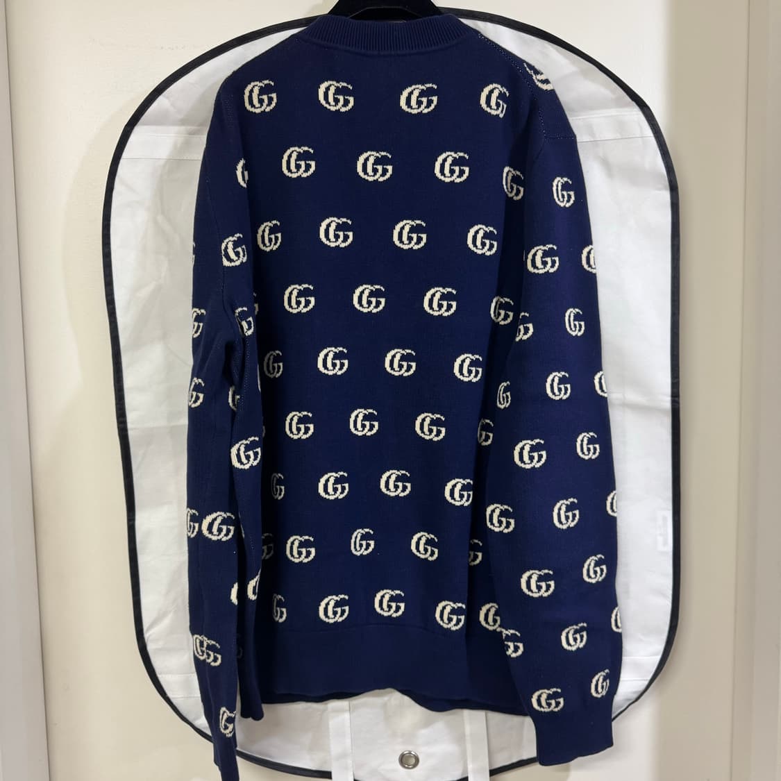 구찌 자카드 GG로고 가디건 XL사이즈 전재준 가디건 상품이미지3